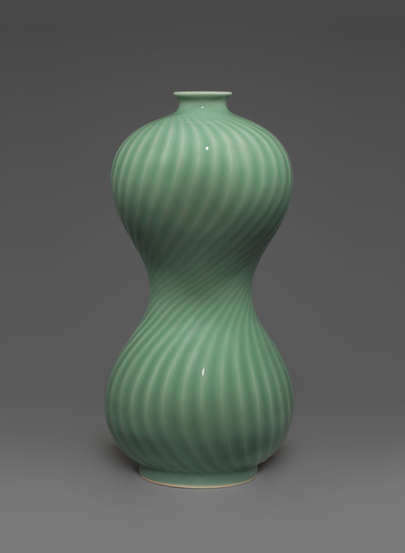 Vase with narrow waist