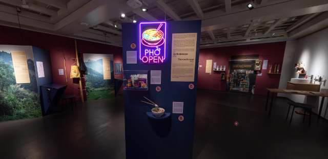 Blick in die Ausstellung Symphởnie der Gewürze